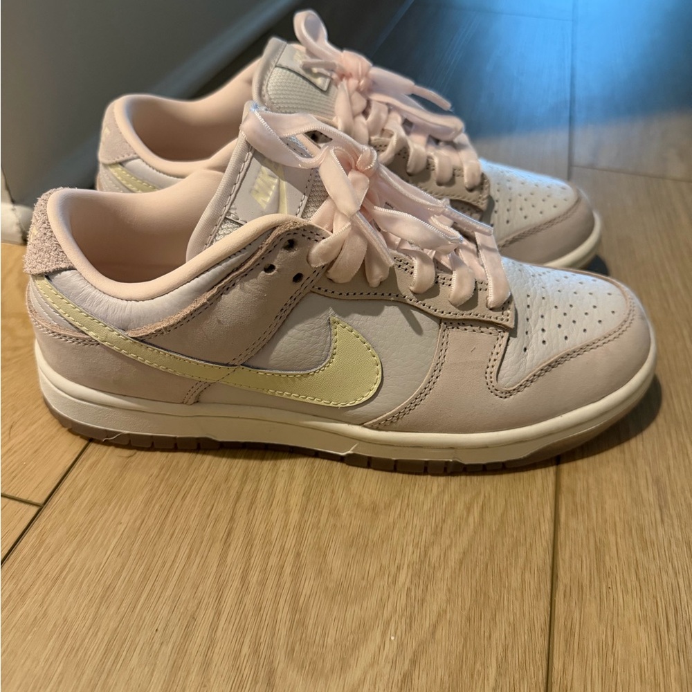 Women’s Nike Dunks